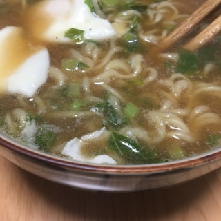 大根の葉っぱと落とし卵の醤油ラーメン(^ ^)